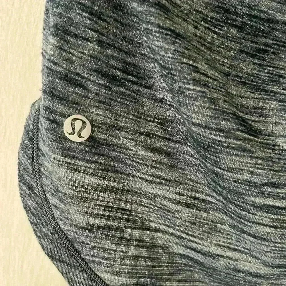 Lululemon woman’s top
